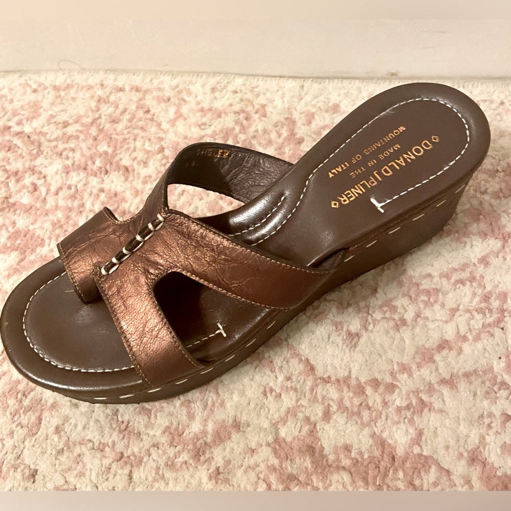 Donald J Pliner Platform Slide Sandals 7